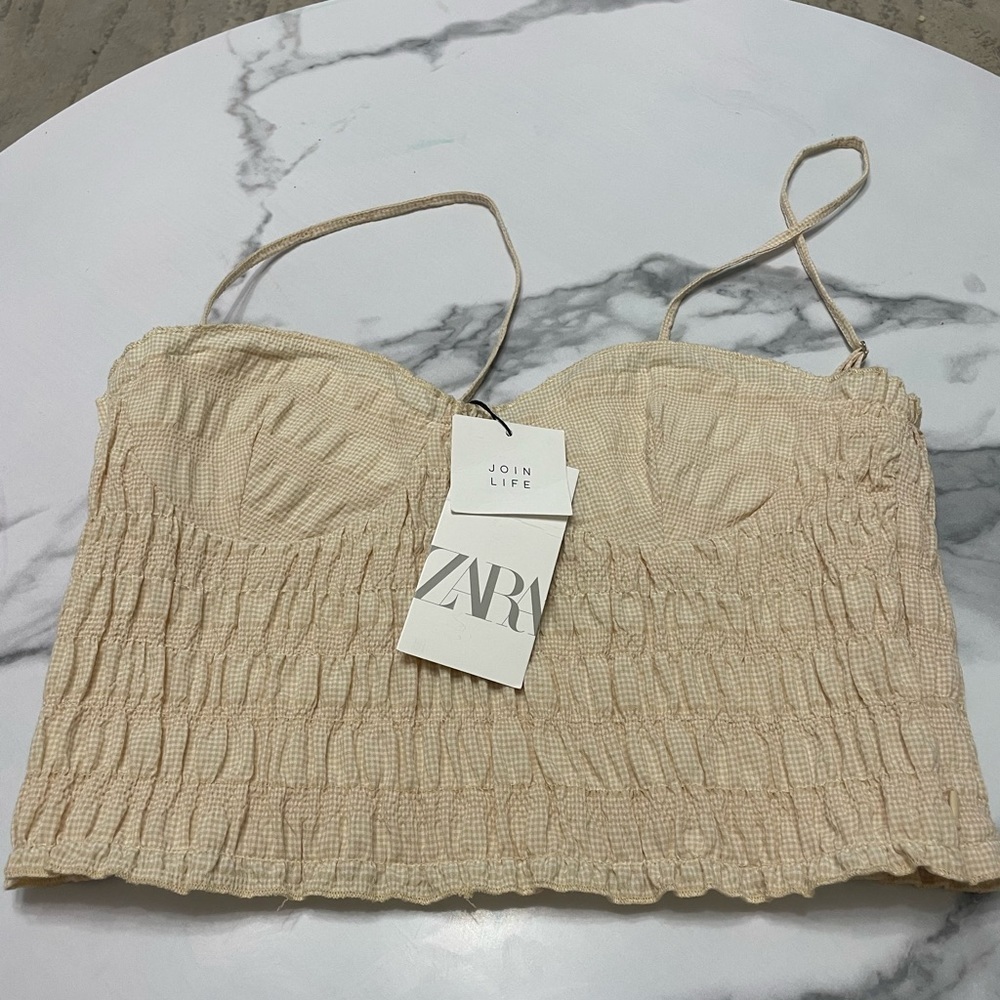 New Zara Spaghetti straps Elastic
Crop Top Size L